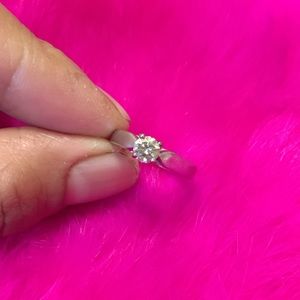 14K white gold diamond 💍 solitaire ring